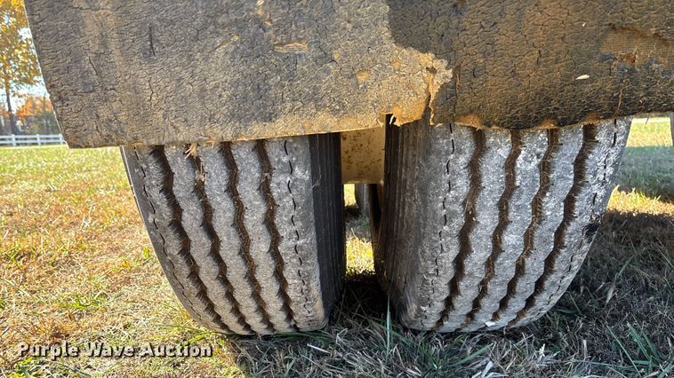 image for item EV3266 1990 Hilbilt 22-24 5/16 FLMN end dump trailer