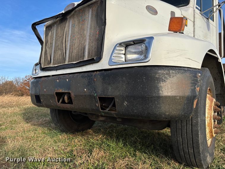image for item EV3268 2000 Peterbilt 330 rollback truck