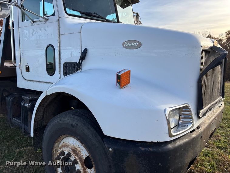image for item EV3268 2000 Peterbilt 330 rollback truck