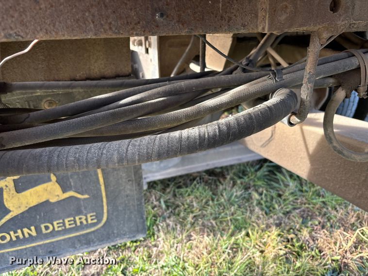 image for item EV3268 2000 Peterbilt 330 rollback truck