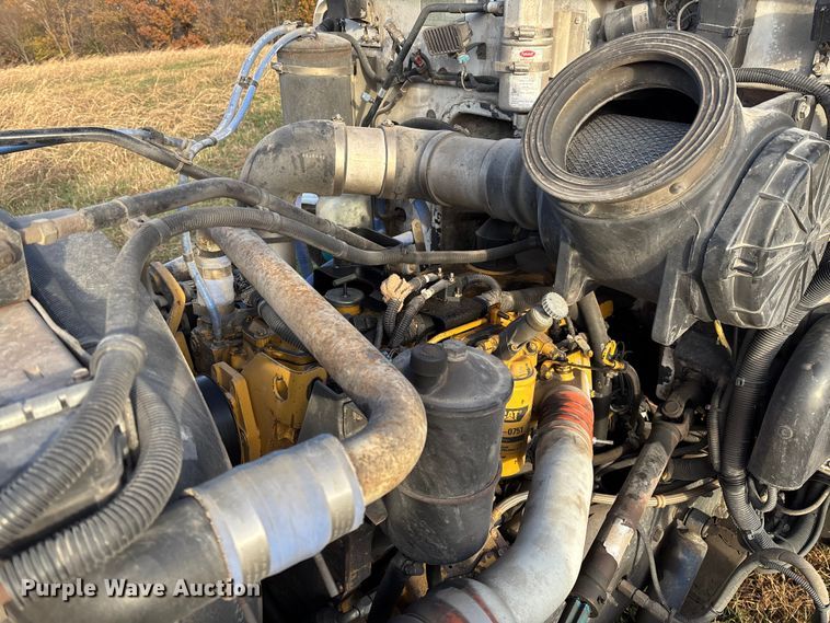 image for item EV3268 2000 Peterbilt 330 rollback truck