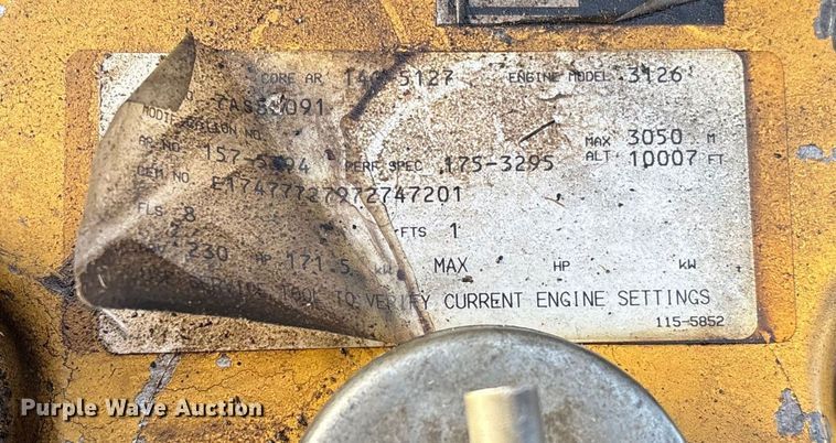 image for item EV3268 2000 Peterbilt 330 rollback truck