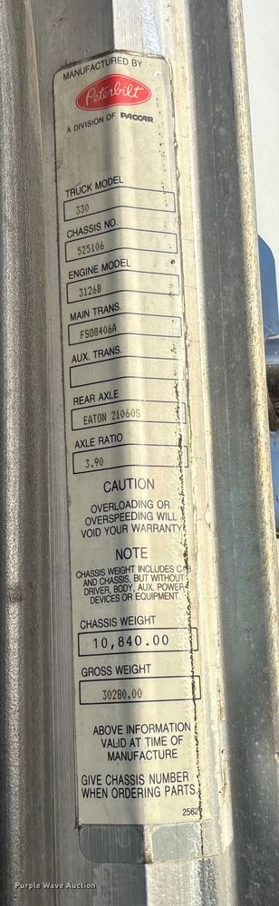 image for item EV3268 2000 Peterbilt 330 rollback truck