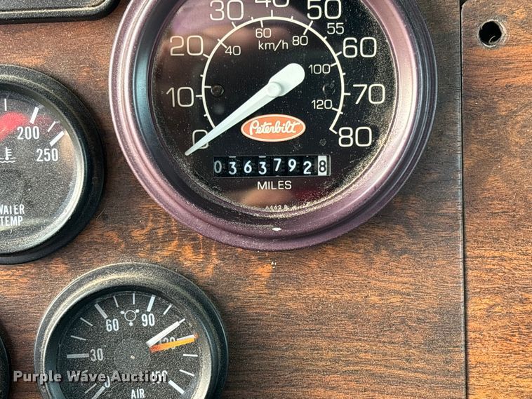 image for item EV3268 2000 Peterbilt 330 rollback truck