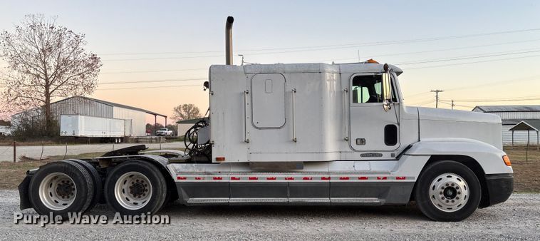 image for item EV3298 1994 Freightliner FLD120 semi truck