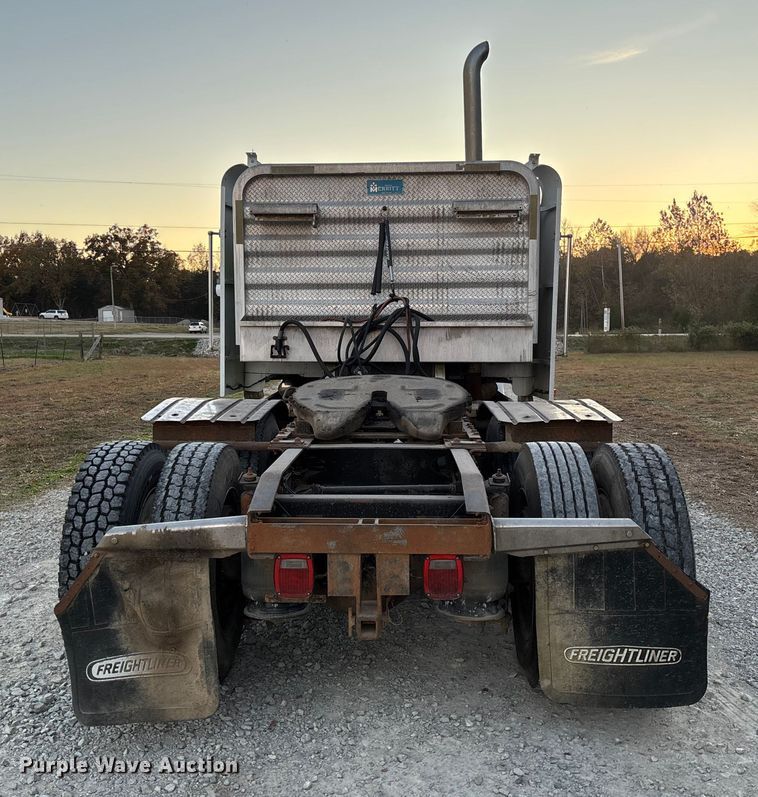 image for item EV3298 1994 Freightliner FLD120 semi truck