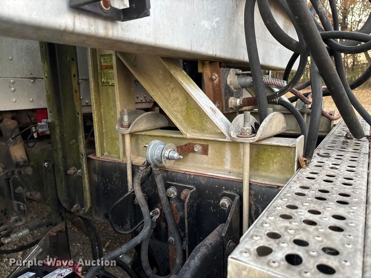 image for item EV3298 1994 Freightliner FLD120 semi truck