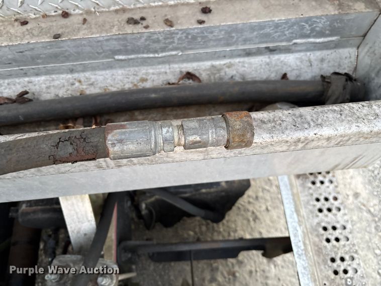 image for item EV3298 1994 Freightliner FLD120 semi truck