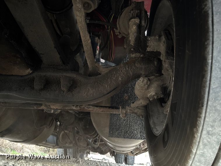 image for item EV3298 1994 Freightliner FLD120 semi truck