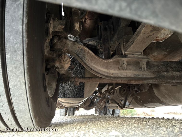 image for item EV3298 1994 Freightliner FLD120 semi truck