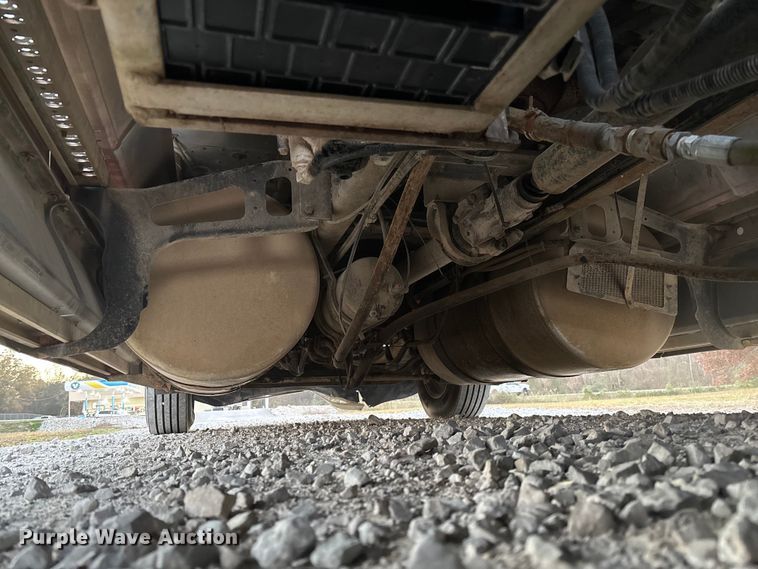 image for item EV3298 1994 Freightliner FLD120 semi truck