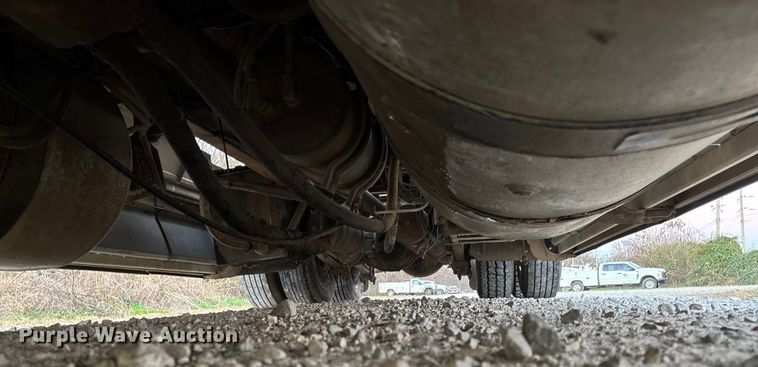 image for item EV3298 1994 Freightliner FLD120 semi truck