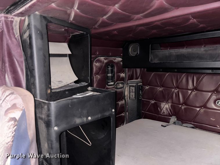 image for item EV3298 1994 Freightliner FLD120 semi truck