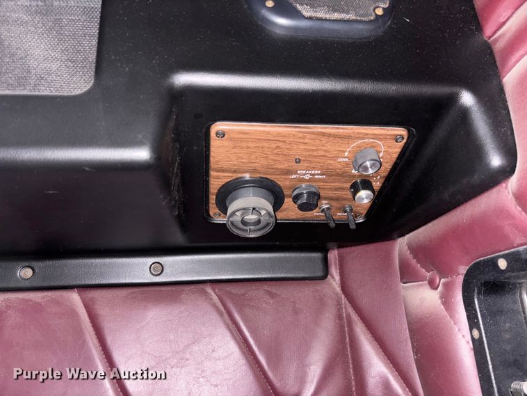 image for item EV3298 1994 Freightliner FLD120 semi truck