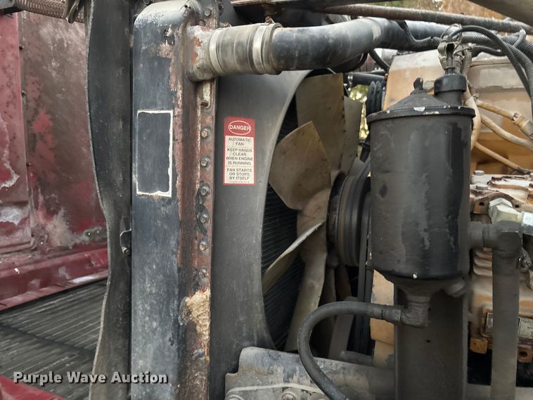 image for item EV3298 1994 Freightliner FLD120 semi truck