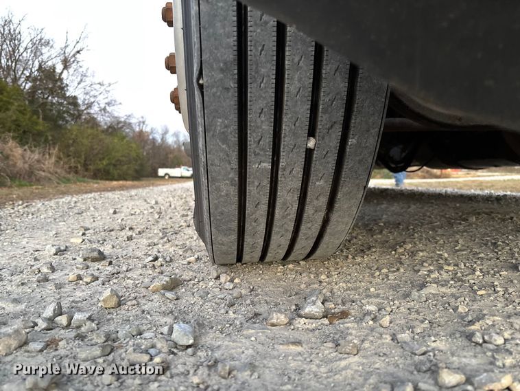 image for item EV3298 1994 Freightliner FLD120 semi truck