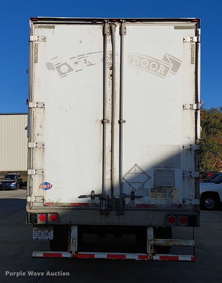 image for item FB4511 2007 Utility dry van trailer