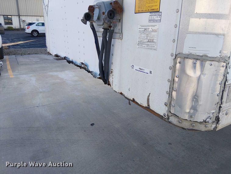 image for item FB4511 2007 Utility dry van trailer