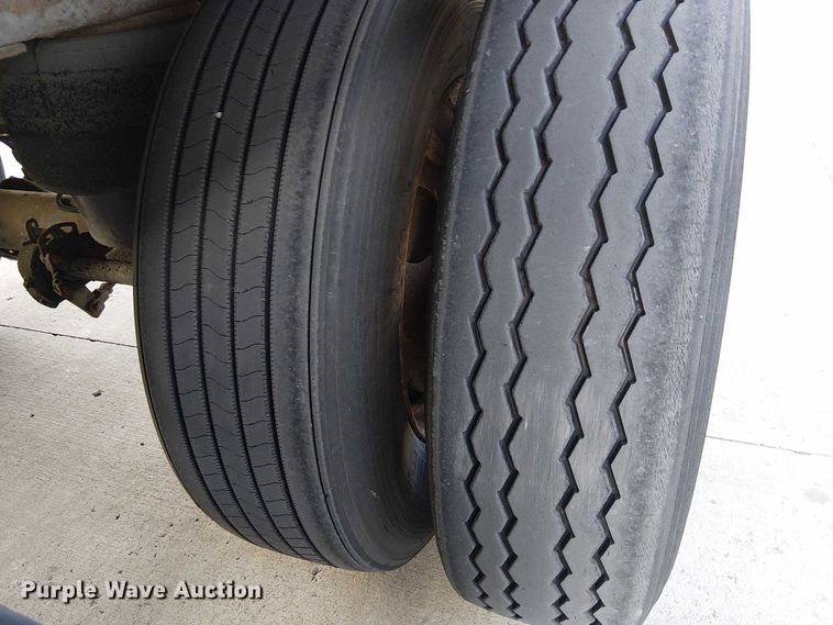 image for item FB4511 2007 Utility dry van trailer