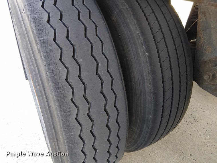 image for item FB4511 2007 Utility dry van trailer