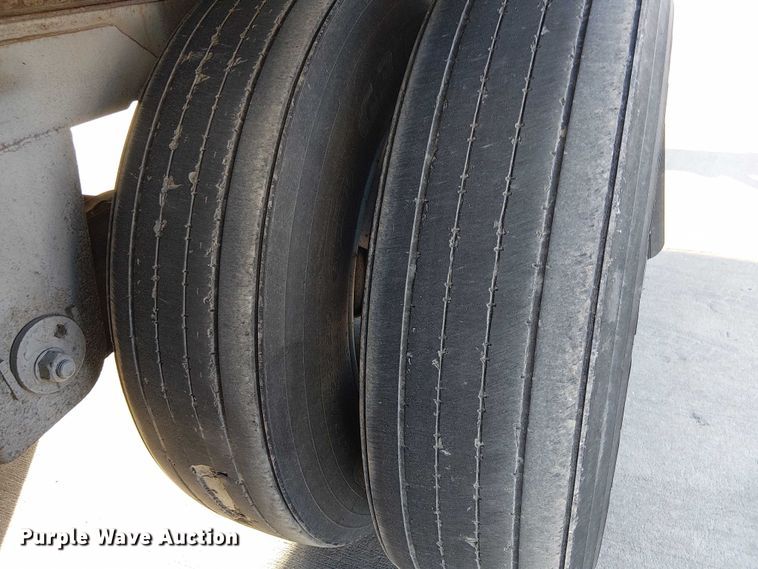 image for item FB4512 2006 Utility dry van trailer