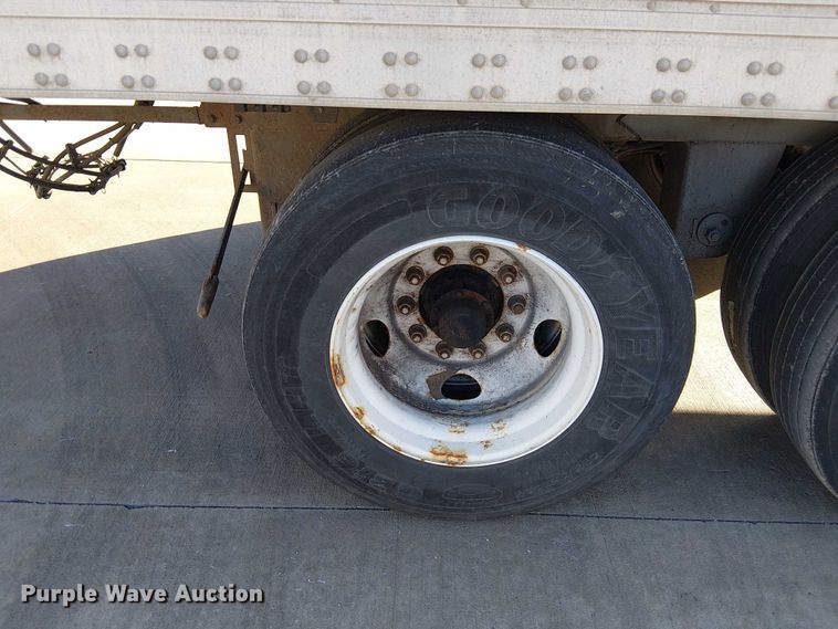 image for item FB4512 2006 Utility dry van trailer