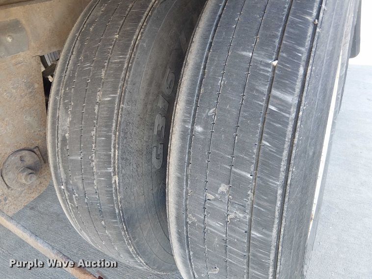 image for item FB4512 2006 Utility dry van trailer