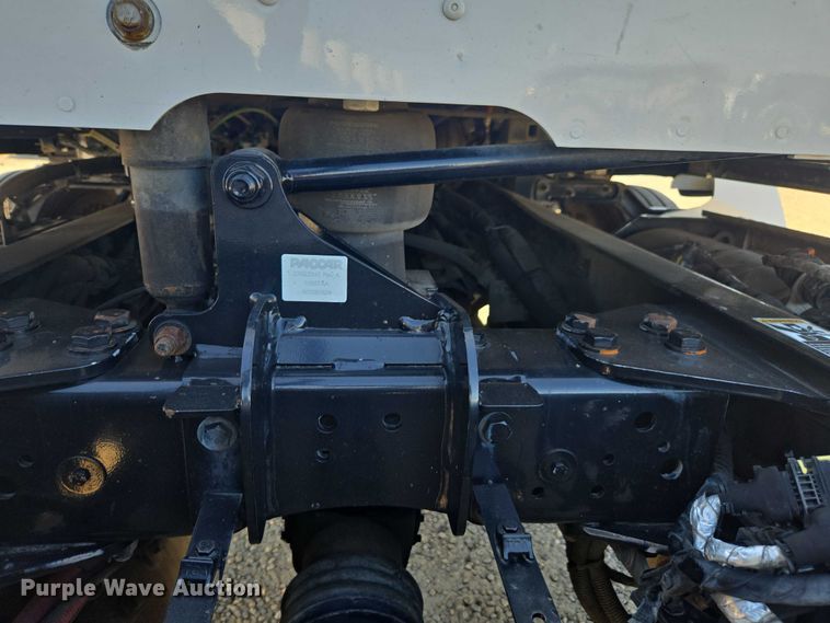 image for item FB9413 2016 Kenworth T880 semi truck