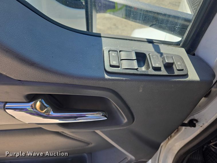 image for item FB9413 2016 Kenworth T880 semi truck