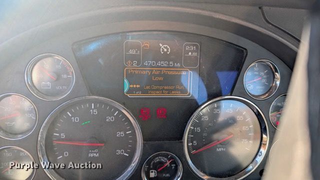 image for item FB9413 2016 Kenworth T880 semi truck