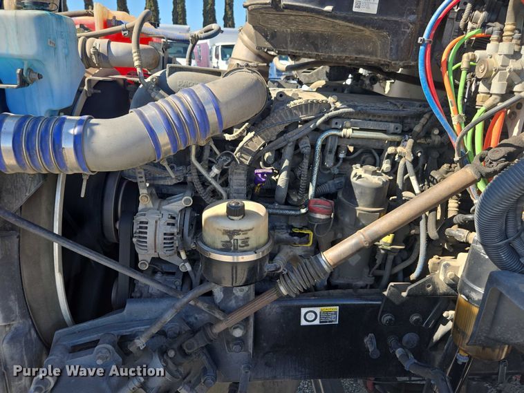 image for item FB9413 2016 Kenworth T880 semi truck