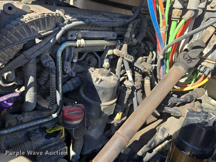 image for item FB9413 2016 Kenworth T880 semi truck