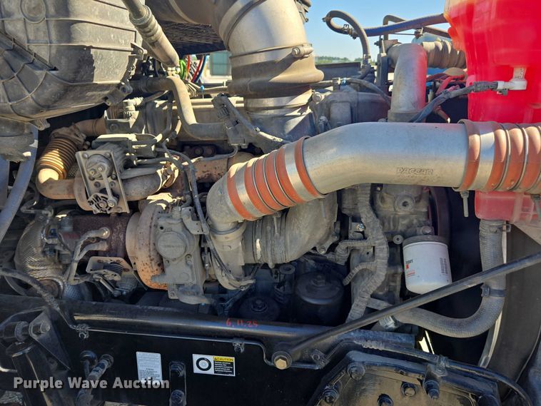 image for item FB9413 2016 Kenworth T880 semi truck