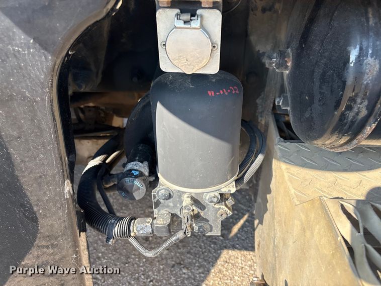 image for item FI0004 2006 Peterbilt 379 semi truck