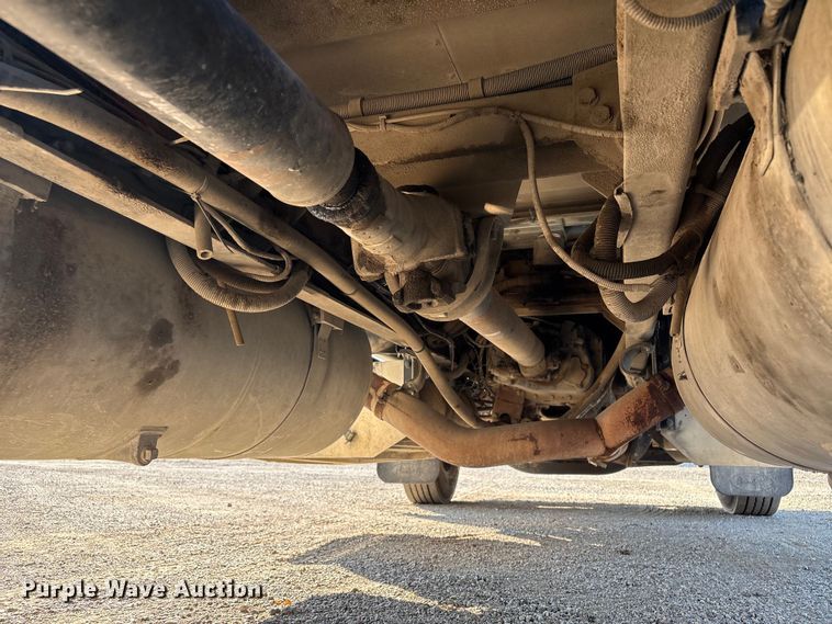 image for item FI0004 2006 Peterbilt 379 semi truck