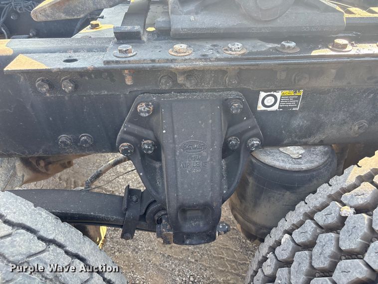 image for item FI0004 2006 Peterbilt 379 semi truck