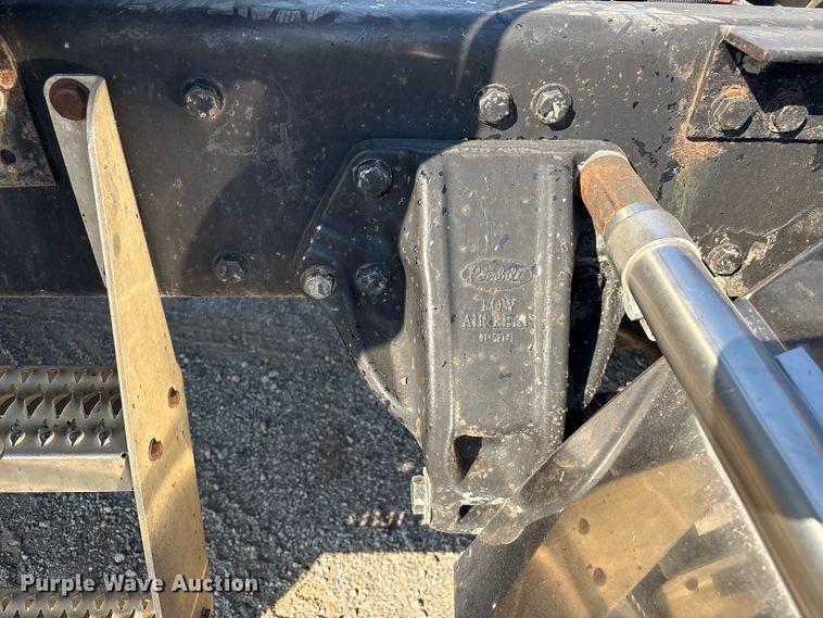 image for item FI0004 2006 Peterbilt 379 semi truck