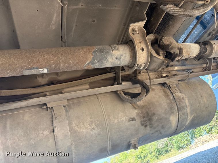 image for item FI0004 2006 Peterbilt 379 semi truck