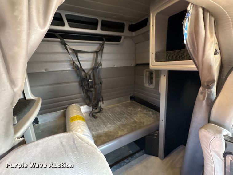 image for item FI0004 2006 Peterbilt 379 semi truck