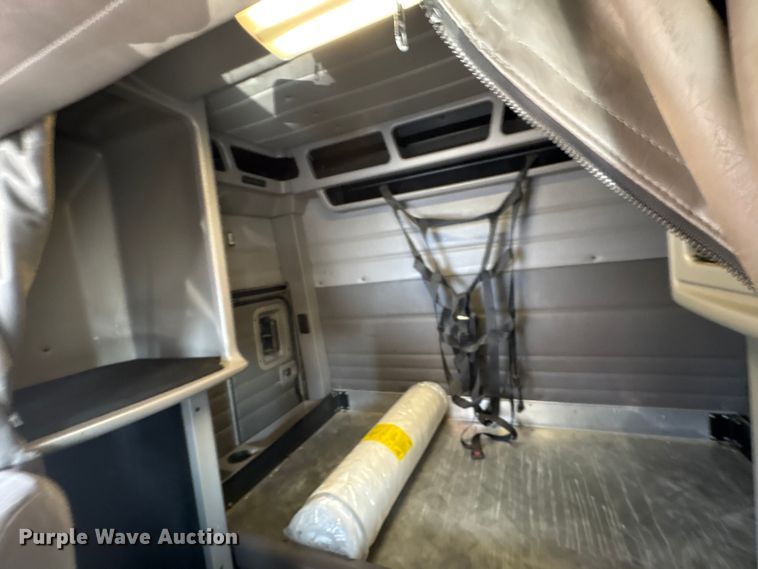 image for item FI0004 2006 Peterbilt 379 semi truck