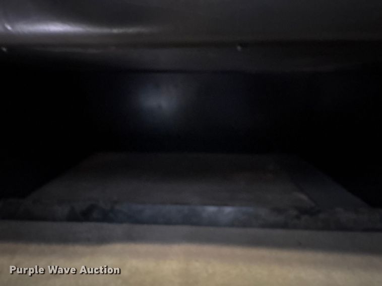 image for item FI0004 2006 Peterbilt 379 semi truck