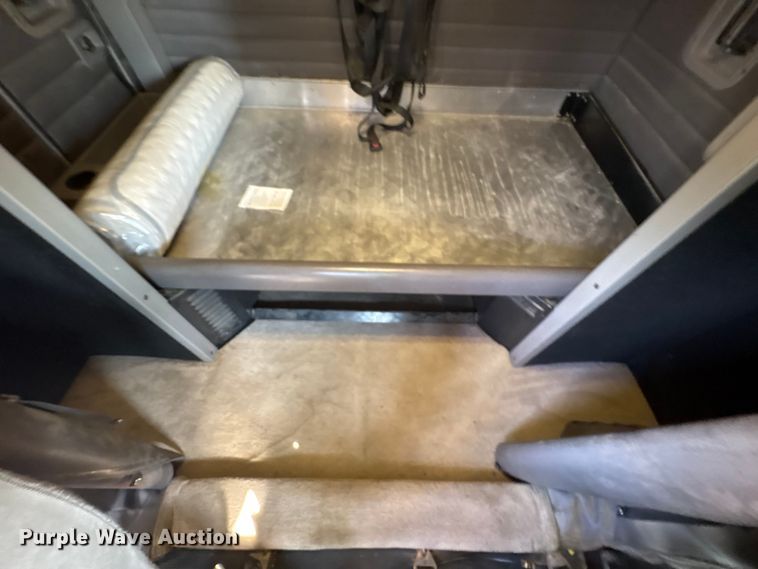 image for item FI0004 2006 Peterbilt 379 semi truck