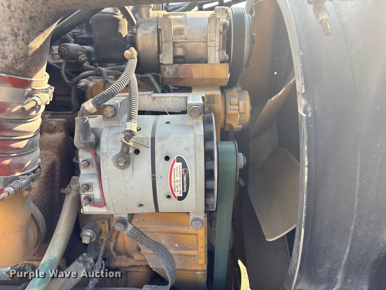 image for item FI0004 2006 Peterbilt 379 semi truck