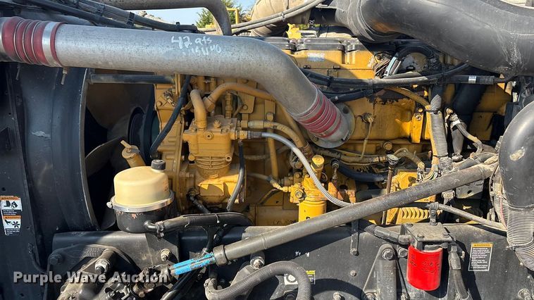 image for item FI0004 2006 Peterbilt 379 semi truck