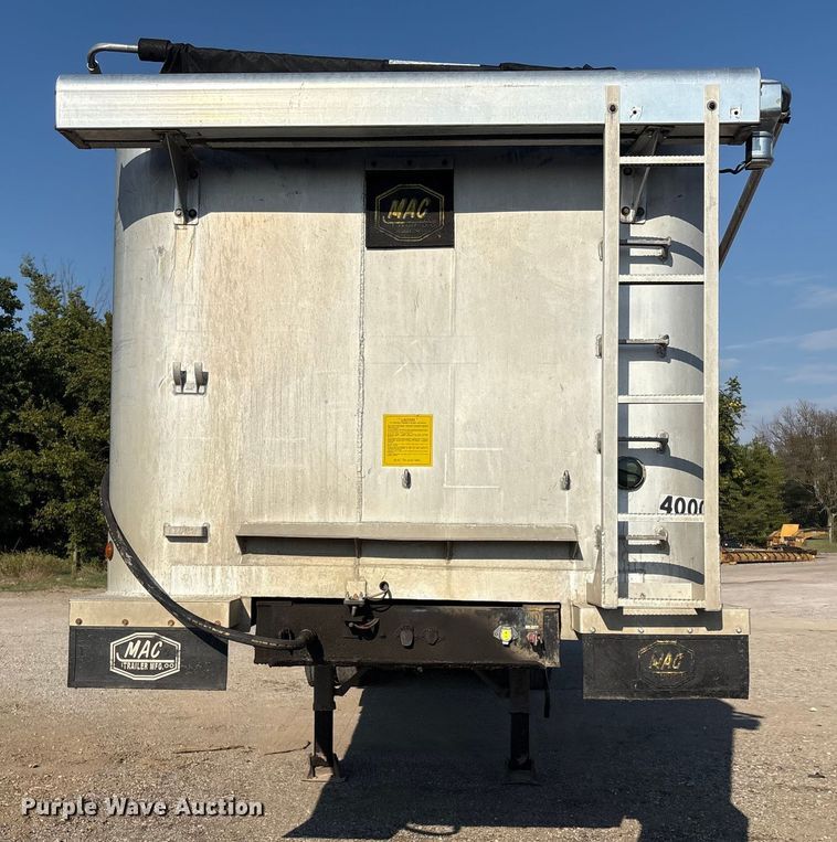 image for item FI0005 2005 Mac end dump trailer