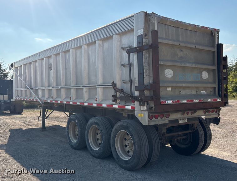 image for item FI0005 2005 Mac end dump trailer