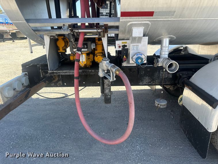 image for item FI0025 2011 Freightliner Business Class M2 fuel truck