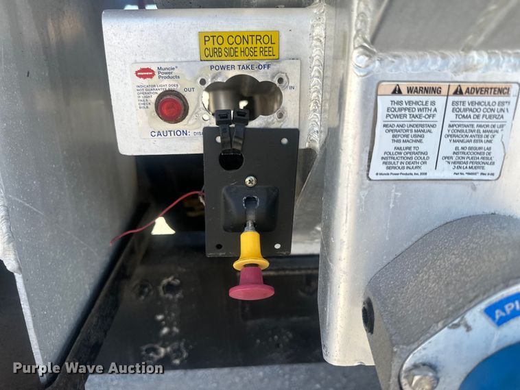 image for item FI0025 2011 Freightliner Business Class M2 fuel truck