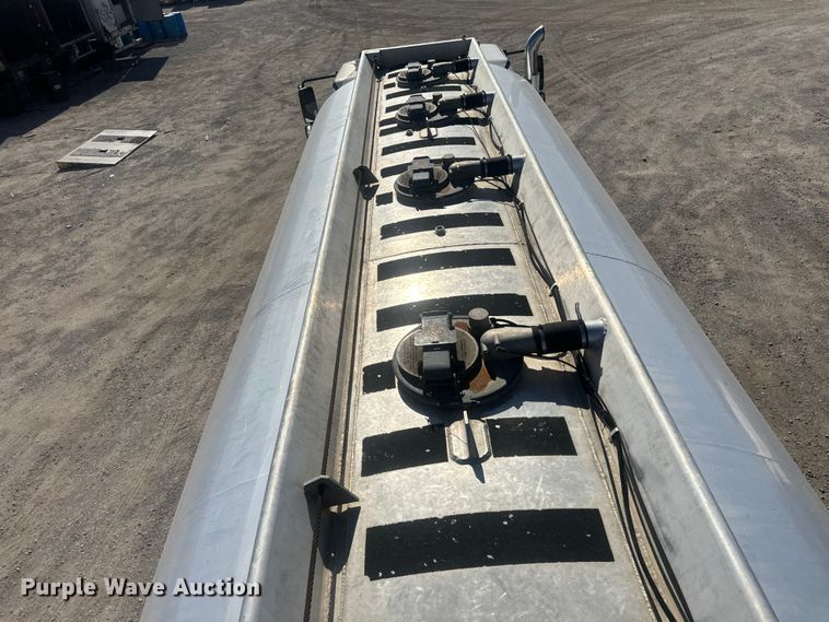 image for item FI0025 2011 Freightliner Business Class M2 fuel truck