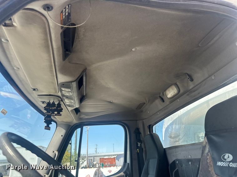 image for item FI0025 2011 Freightliner Business Class M2 fuel truck